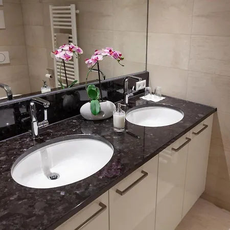 Hensler Apartment *